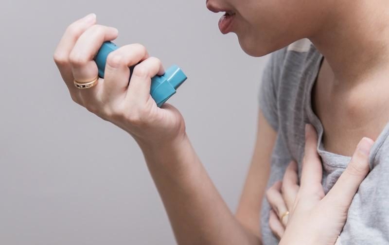 氣喘患者應正確使用吸入器 12